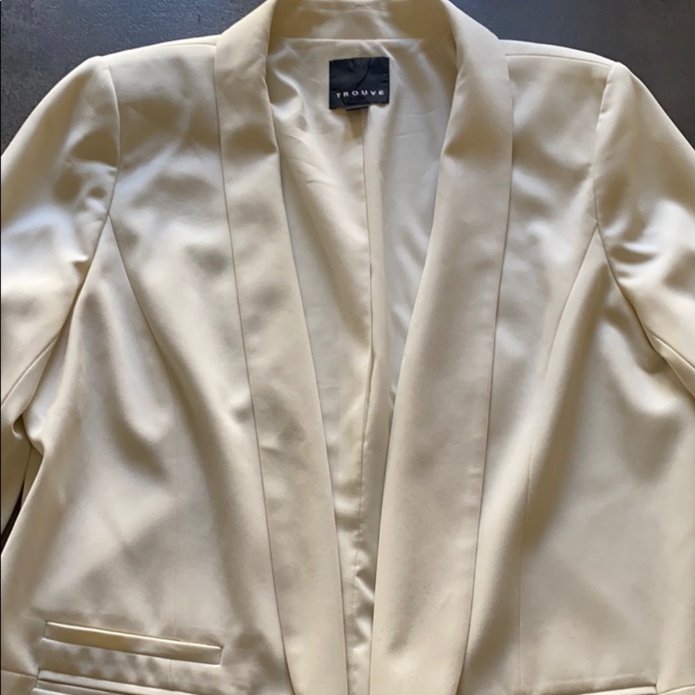 Ivory Blazer - Picture 5 of 7